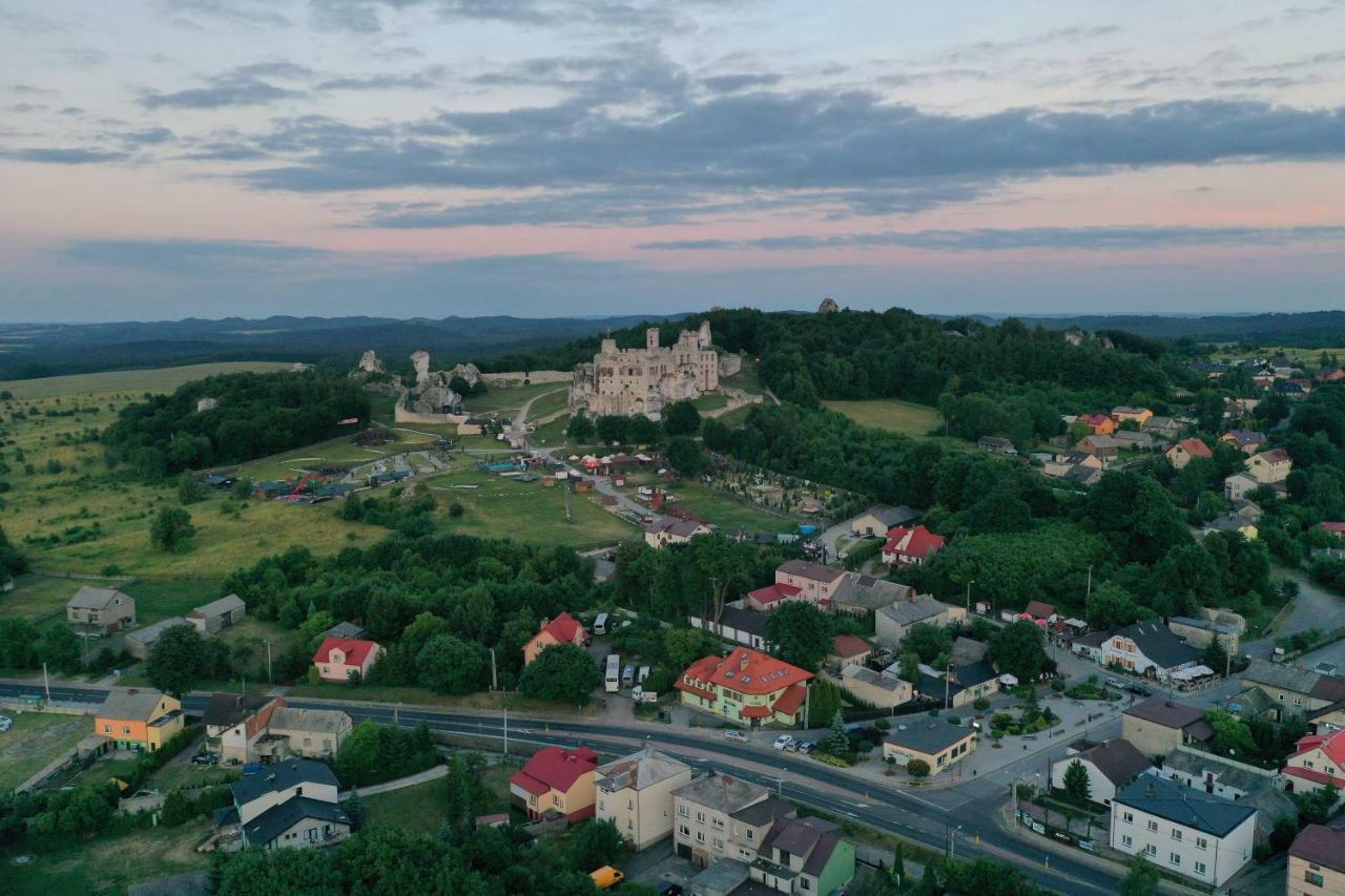 Gosciniec Pod Lilijka Hotel Podzamcze  Екстериор снимка